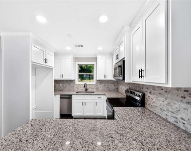 230 Morningview Drive - Photo Thumbnail 8