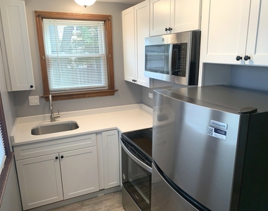 10931 S Artesian Avenue - Photo Thumbnail 4