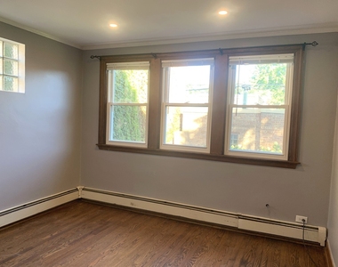 10931 S Artesian Avenue - Photo Thumbnail 2