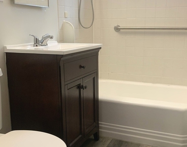 10931 S Artesian Avenue - Photo Thumbnail 7