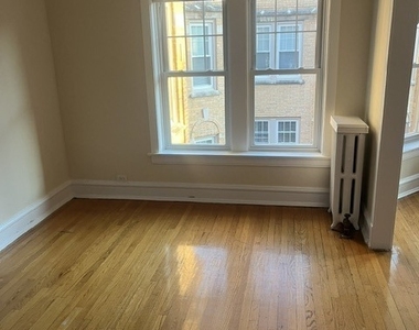 720 Hinman Avenue - Photo Thumbnail 2
