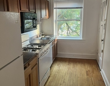 720 Hinman Avenue - Photo Thumbnail 4