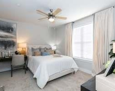 2375 Main Street - Photo Thumbnail 5