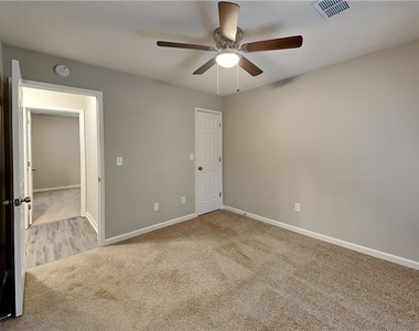 3570 Pebble Hill Drive - Photo Thumbnail 10