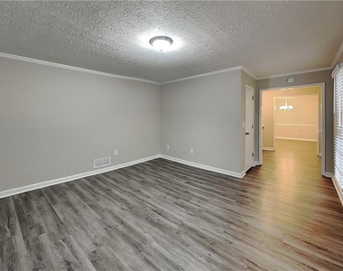 3570 Pebble Hill Drive - Photo Thumbnail 2