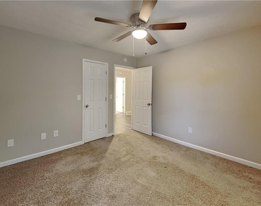 3570 Pebble Hill Drive - Photo Thumbnail 12