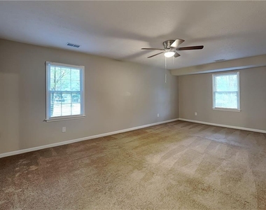 3570 Pebble Hill Drive - Photo Thumbnail 6