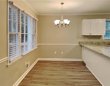 3570 Pebble Hill Drive - Photo Thumbnail 4