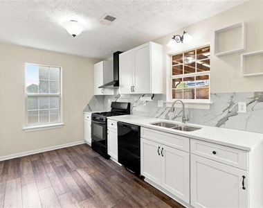 3547 Park Bluff Way - Photo Thumbnail 6
