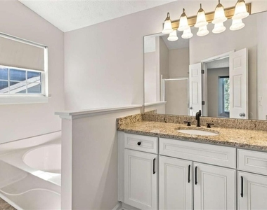 3547 Park Bluff Way - Photo Thumbnail 14