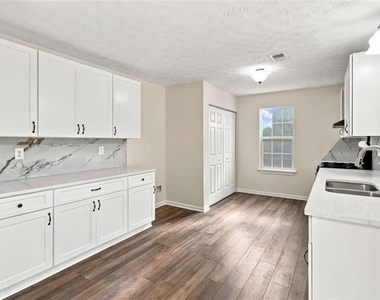 3547 Park Bluff Way - Photo Thumbnail 7