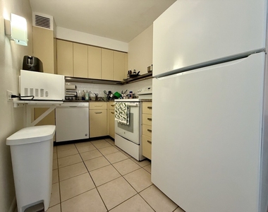 300 N State Street - Photo Thumbnail 2