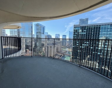 300 N State Street - Photo Thumbnail 5