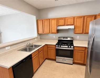2747 Heathrow Drive - Photo Thumbnail 2
