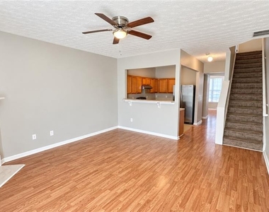 2747 Heathrow Drive - Photo Thumbnail 1