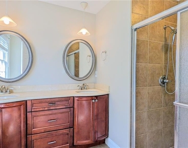 325 Lakeshore Drive Ne - Photo Thumbnail 19