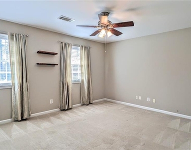 325 Lakeshore Drive Ne - Photo Thumbnail 22