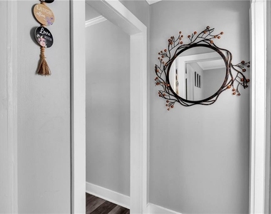 1279 Eubanks Avenue - Photo Thumbnail 18