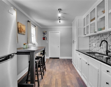 1279 Eubanks Avenue - Photo Thumbnail 4