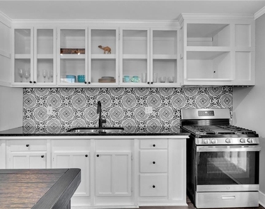 1279 Eubanks Avenue - Photo Thumbnail 7