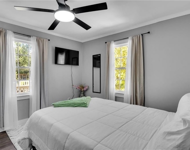 1279 Eubanks Avenue - Photo Thumbnail 16