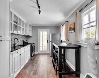 1279 Eubanks Avenue - Photo Thumbnail 8