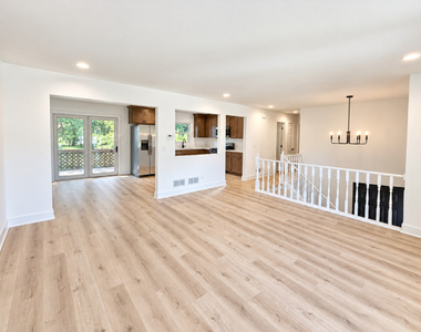 13716 S Amherst Court - Photo Thumbnail 1