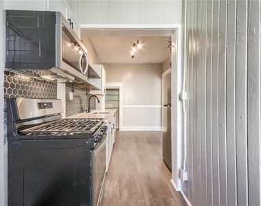 1445 Lucile Avenue Sw - Photo Thumbnail 6