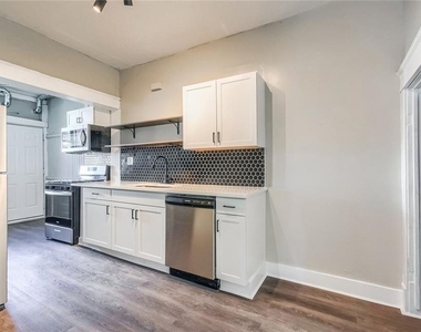 1445 Lucile Avenue Sw - Photo Thumbnail 4