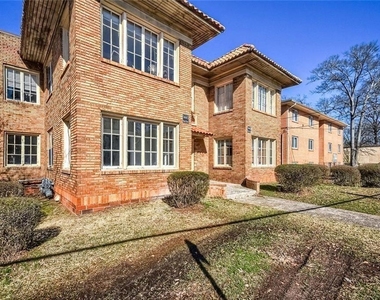 1445 Lucile Avenue Sw - Photo Thumbnail 2