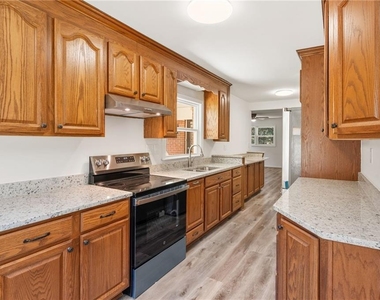 2465 Wood Valley Drive - Photo Thumbnail 5