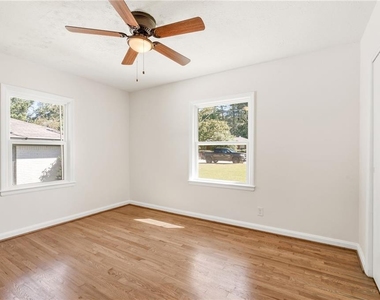 2465 Wood Valley Drive - Photo Thumbnail 9