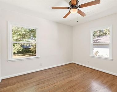 2465 Wood Valley Drive - Photo Thumbnail 8