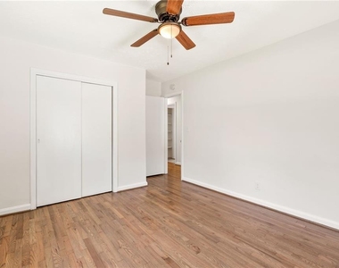2465 Wood Valley Drive - Photo Thumbnail 12