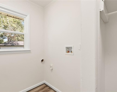 2465 Wood Valley Drive - Photo Thumbnail 17
