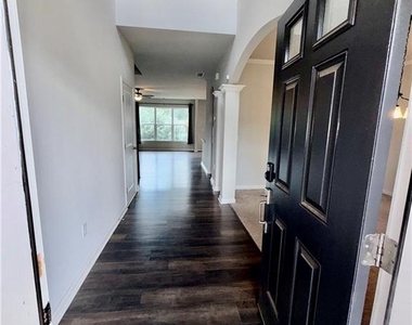 323 Coppergate Court - Photo Thumbnail 10