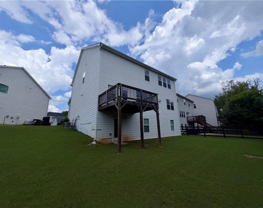 323 Coppergate Court - Photo Thumbnail 7