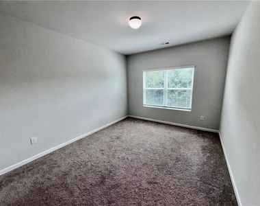 323 Coppergate Court - Photo Thumbnail 20