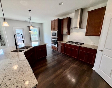 323 Coppergate Court - Photo Thumbnail 17