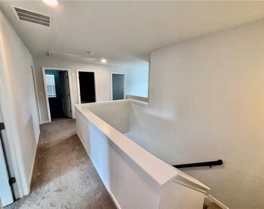 323 Coppergate Court - Photo Thumbnail 26