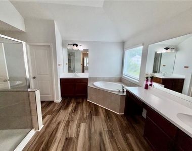 323 Coppergate Court - Photo Thumbnail 27