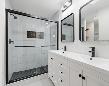 1003 Valley Drive - Photo Thumbnail 6