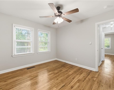 1003 Valley Drive - Photo Thumbnail 9