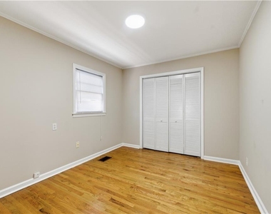 1003 Valley Drive - Photo Thumbnail 22