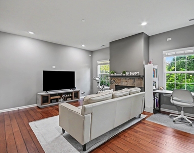 1011 Green Meadow Avenue - Photo Thumbnail 5