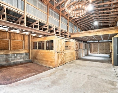 728 S Mccollum Drive - Photo Thumbnail 46