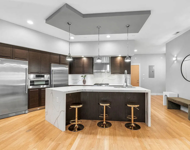 650 N Morgan Street - Photo Thumbnail 5