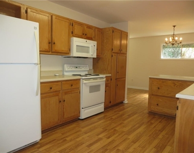 2554 Skyland Trail Ne - Photo Thumbnail 10