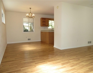 2554 Skyland Trail Ne - Photo Thumbnail 4