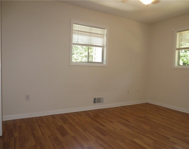 2554 Skyland Trail Ne - Photo Thumbnail 15